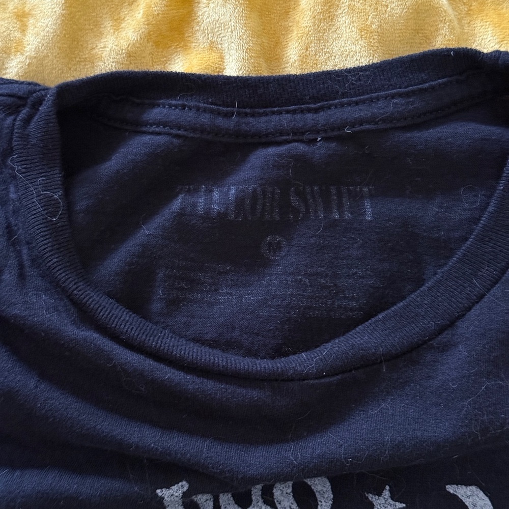 SOLD Taylor Swift Reputation Distressed Tee - Picture 7 of 9